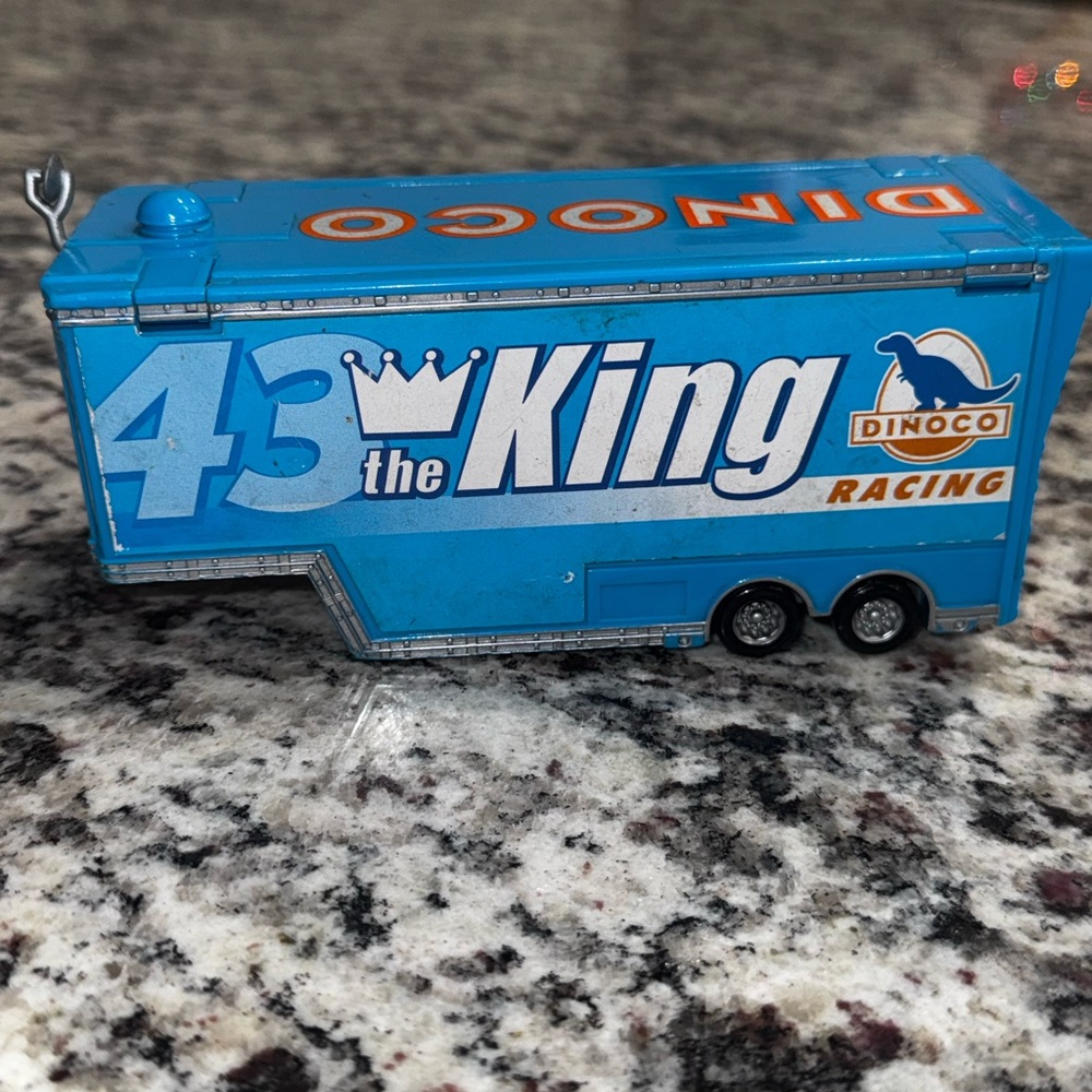 Trailer and King together 1:55